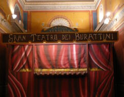 LA BARACCA DEI BURATTINI nel foyer del Teatro Vaccaj
