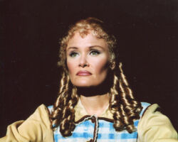 SETTE SPOSE PER SETTE FRATELLI edizione 2000/01
<br>foto Sandro D'Ascanio