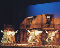 SETTE SPOSE PER SETTE FRATELLI edizione 2000/01
<br>foto Sandro D'Ascanio