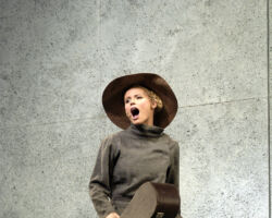 TUTTI INSIEME APPASSIONATAMENTE edizione 2004/05
<br>Foto di Antonio Agostini